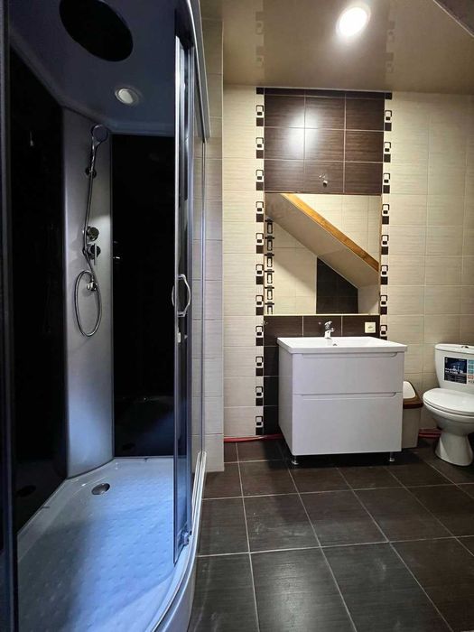 Київ, Райдужний масив. Оренда будинку біля озера.