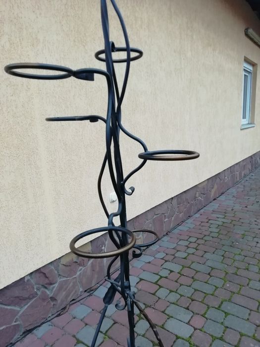 Подставка для цветов металическая кованная