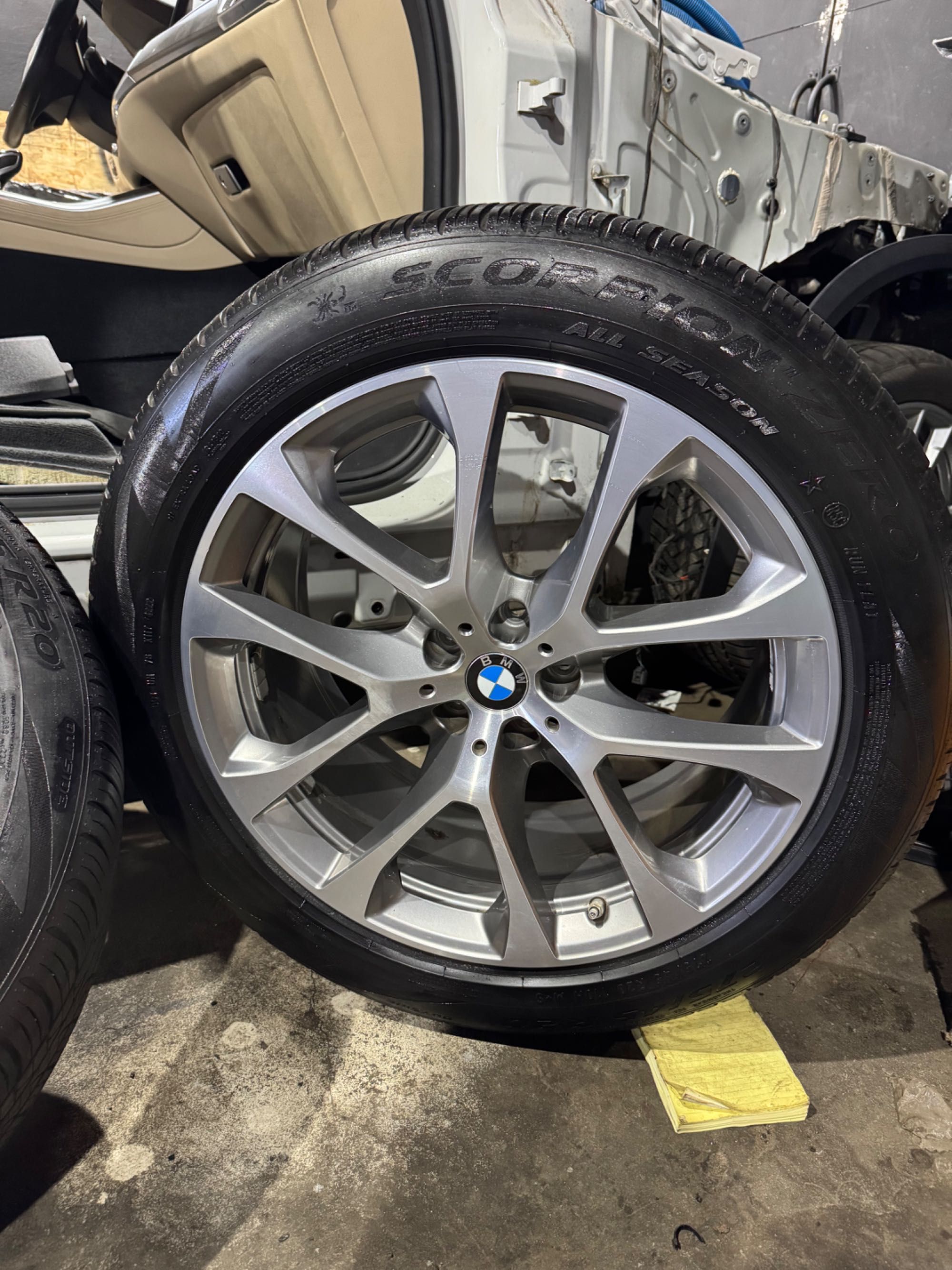 Диски с резиной BMW G05 G06 5X112 R20 275/45 Cтиль 738