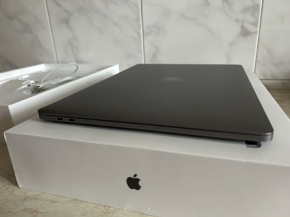 Macbook Pro 15, Touch Bar, 16/1tb, 2017г