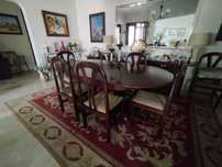 Mesa de jantar extensível com 8 cadeiras