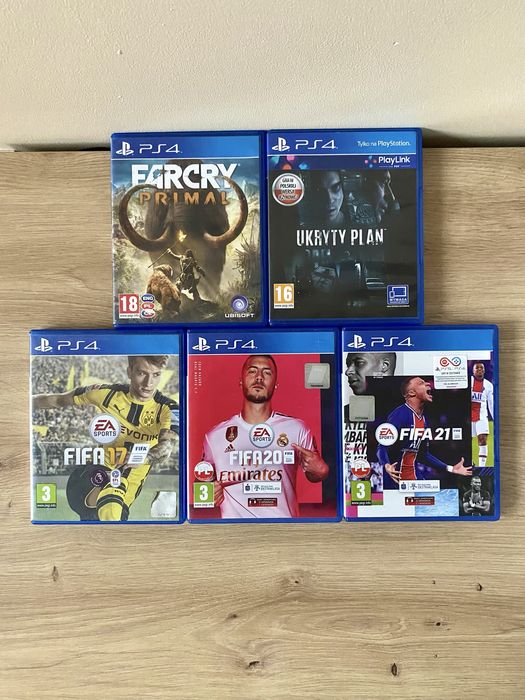 Konsola PlayStation 4 Slim 1TB (PS4) + pad, okablowanie, gry