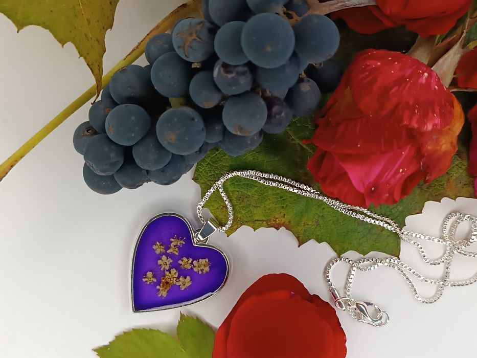 Прикраси, кулони, підвіски, комплекти із цвітом трав в епоксидні смолі