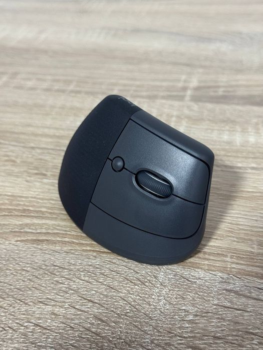 Бездротова миша Logitech Lift Ergonomic Vertical Graphite (910-006473)