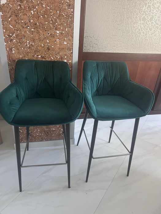 Смарагдові барні стільці
