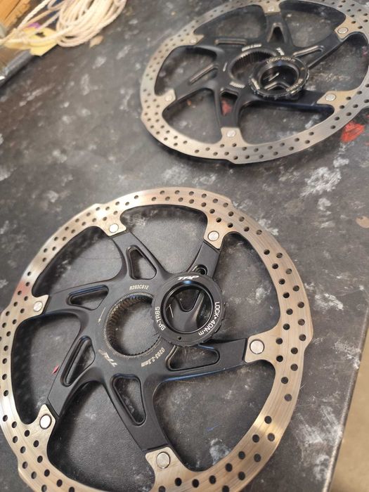 TRP discos travão 203mm + adaptadores