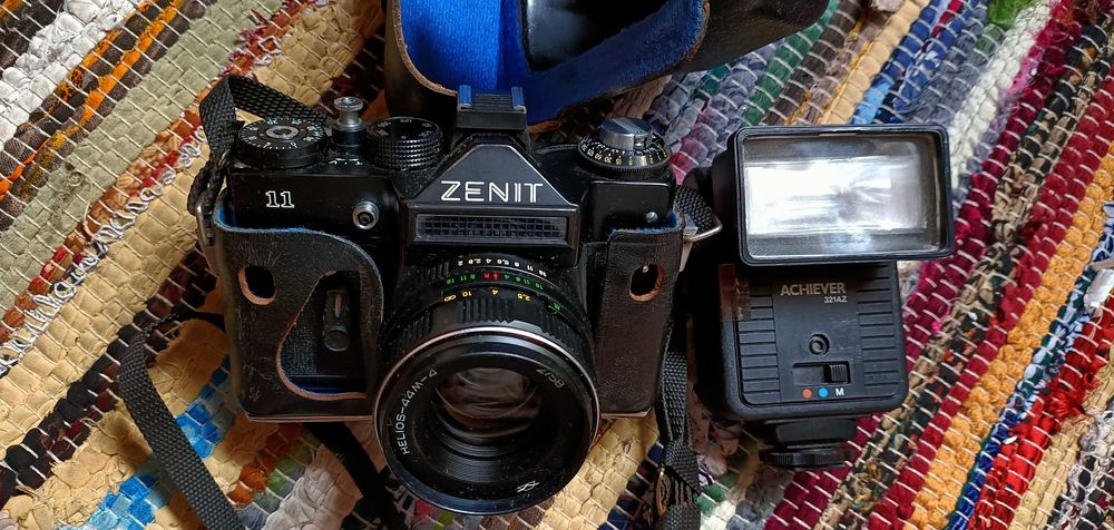Máquina Fotografica ZENIT com Flash