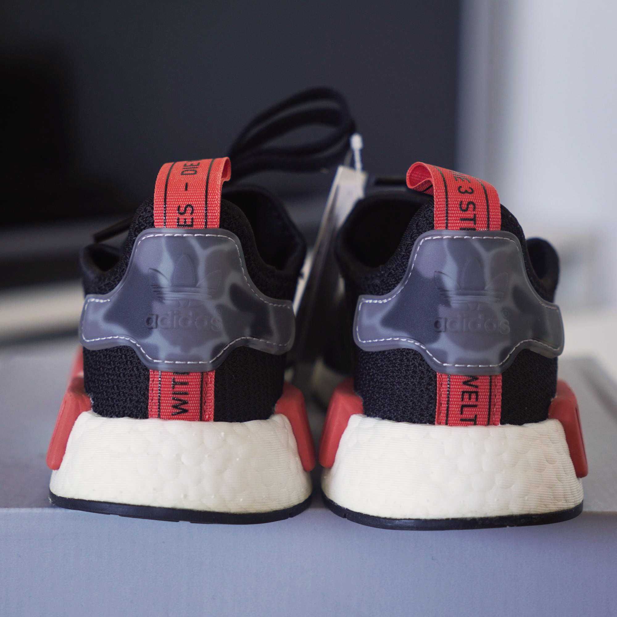 Buty Adidas NMD R1 - czarne - r. 36 - oryginalne