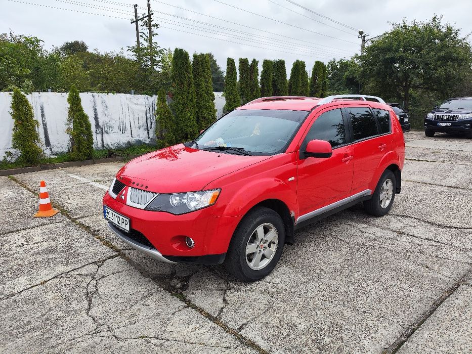Mitsubishi outlander XL