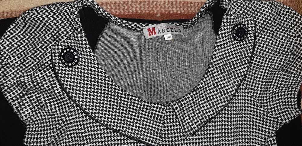 Платье, хорошо подчёркивает фигуру