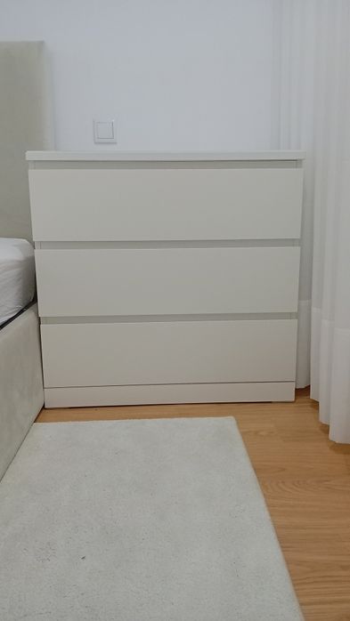 Cómoda Malm com 3 gavetas 80x78