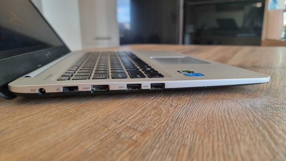 Laptop ASUS A501LX | 15.6" | Win 10 | 1TB | i5 5200U | GTX 950M | 8GB