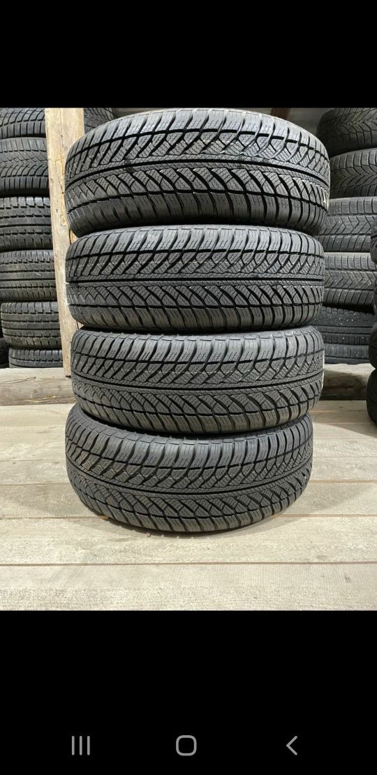 R16 205/60 Goodyear ultragrip performance 8