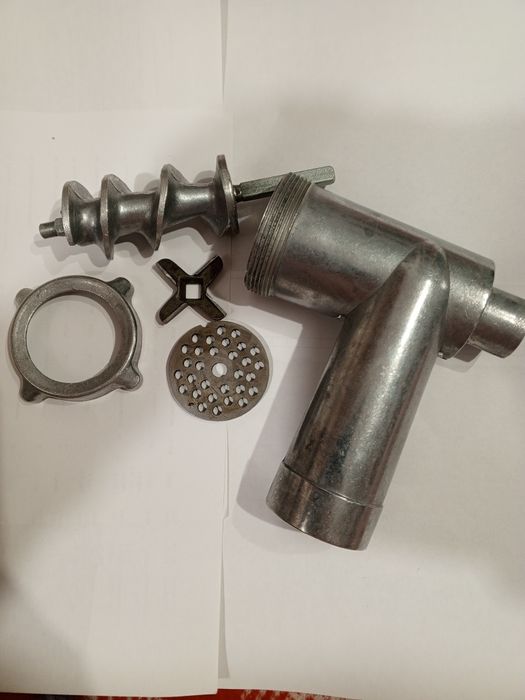 Запчасти на электромясорубку.