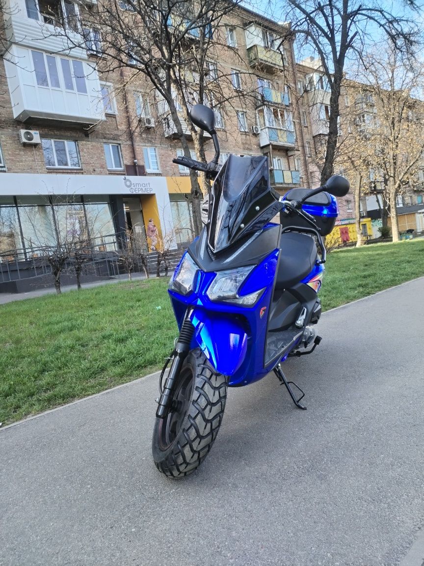 Скутер SPARK SP150S-19BN
