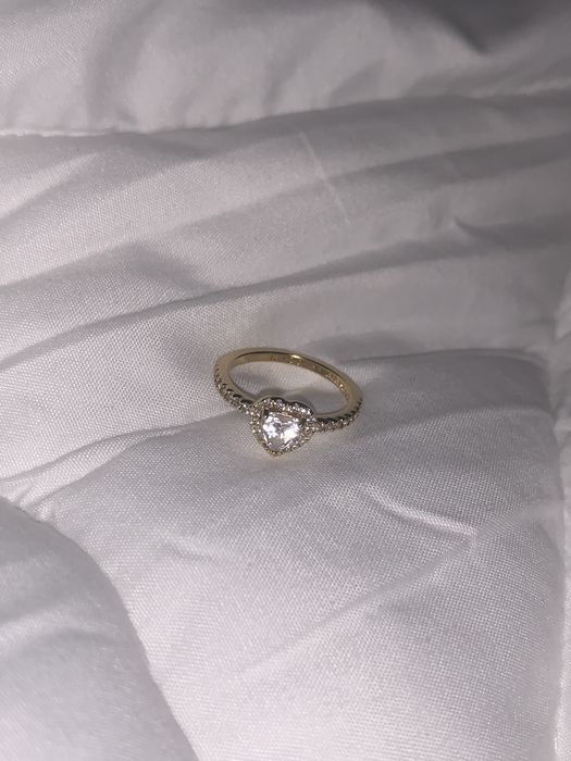 PANDORA Elevated Heart Ring