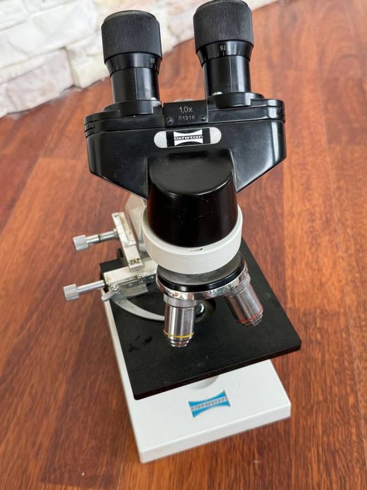 Мікроскоп Eschenbach в футлярі