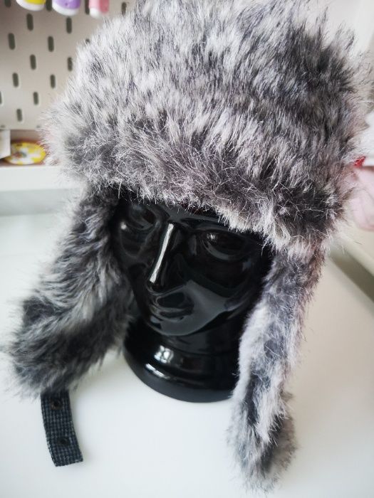Szara czapka w pepitke uszanka- nowa