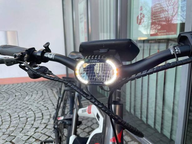 Nowa Niemiecka Lampka E-Bike 1600lm supernova m99 pro