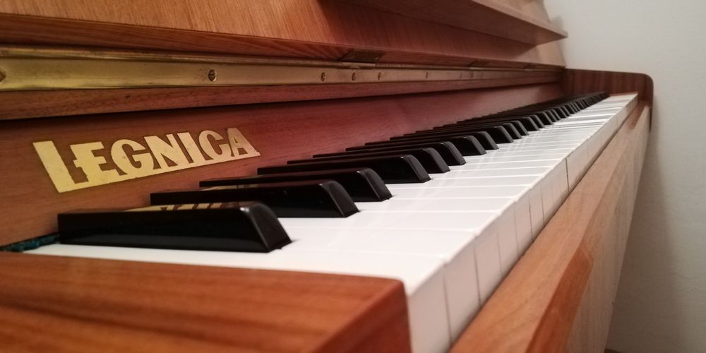 Pianino Legnica w dobrym stanie