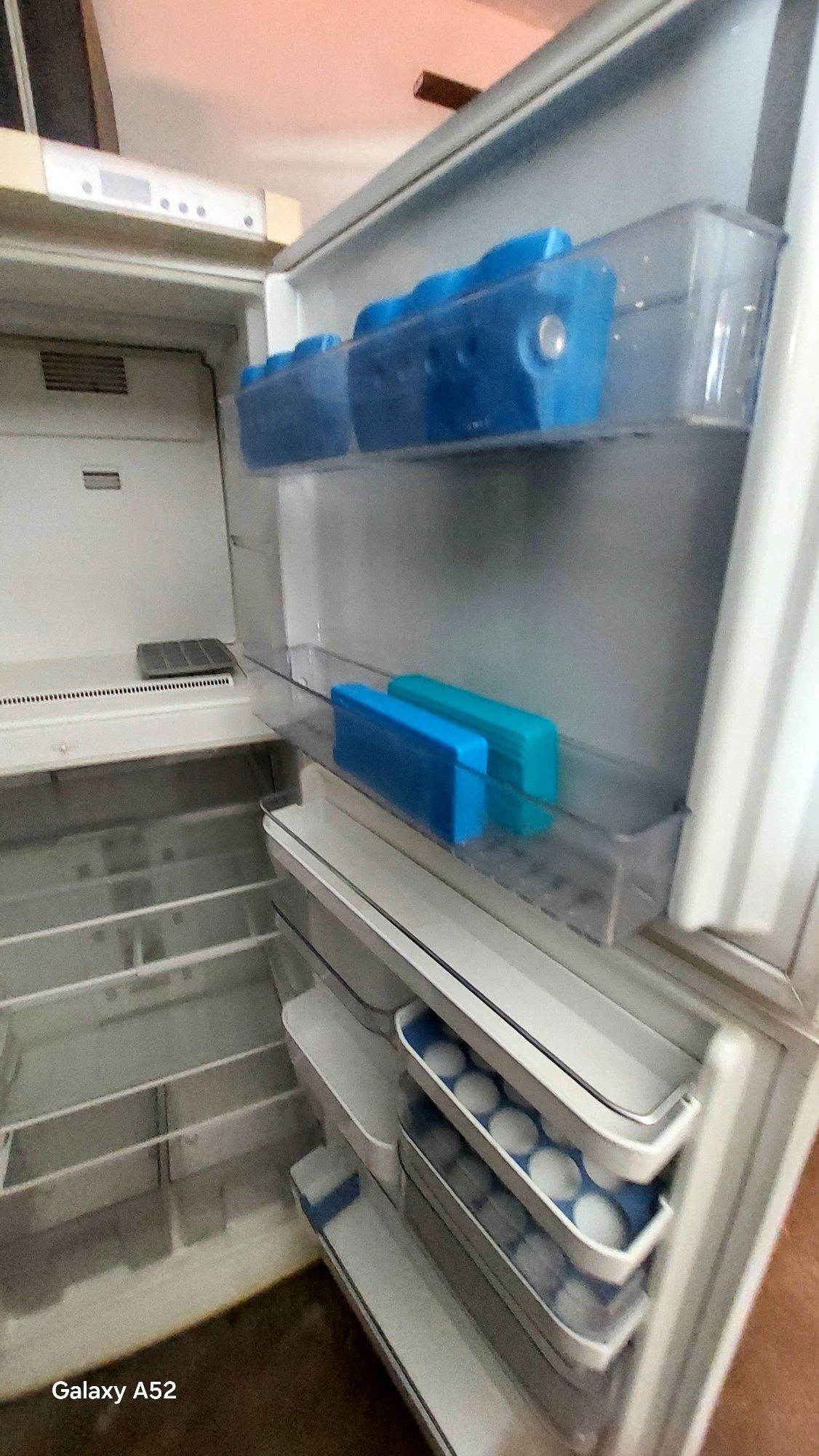 Frigorífico em ótimo estado de conservação
