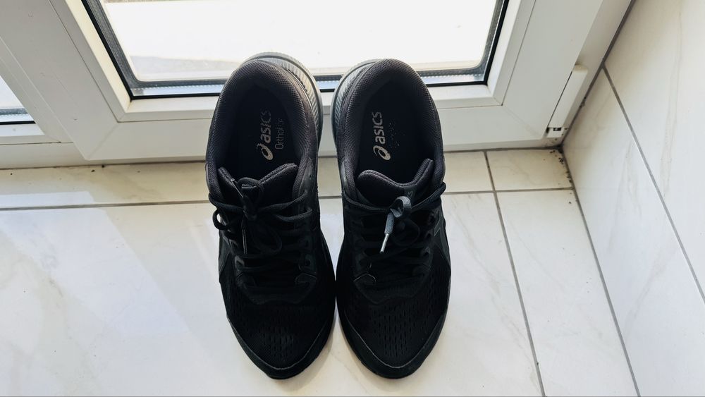 Кросівки чоловічі asics gel-contend 8