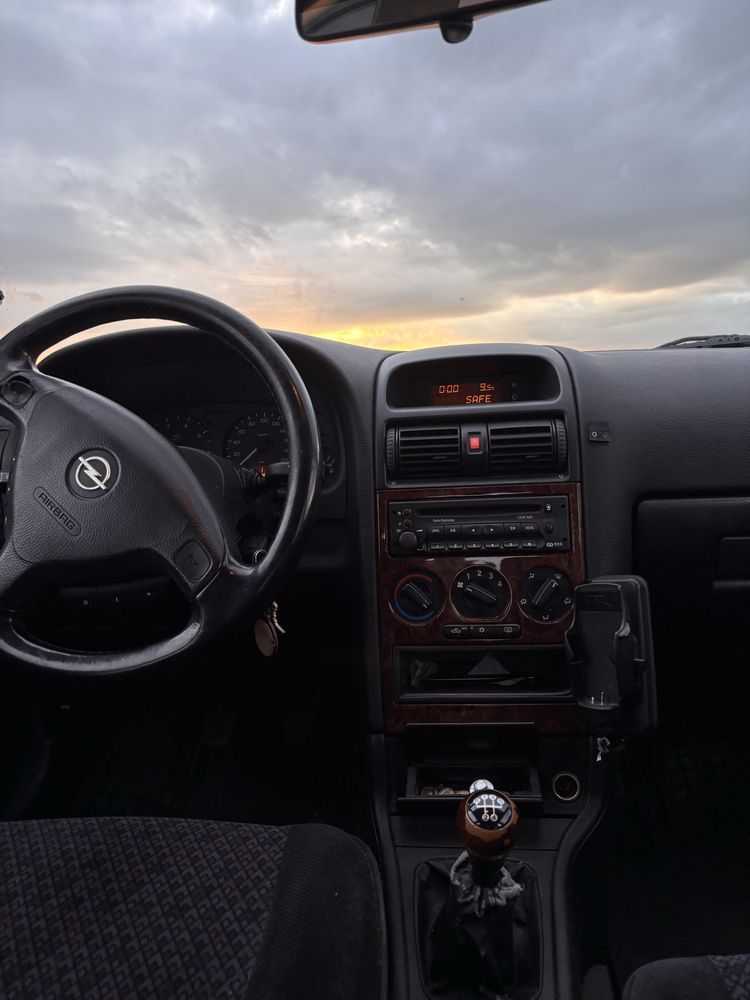 Astra G 1998 silnik 1.6 100km