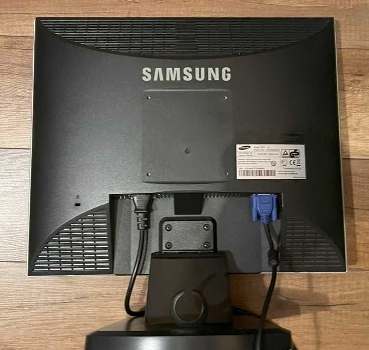 Monitor Samsung SyncMaster 913V 19"