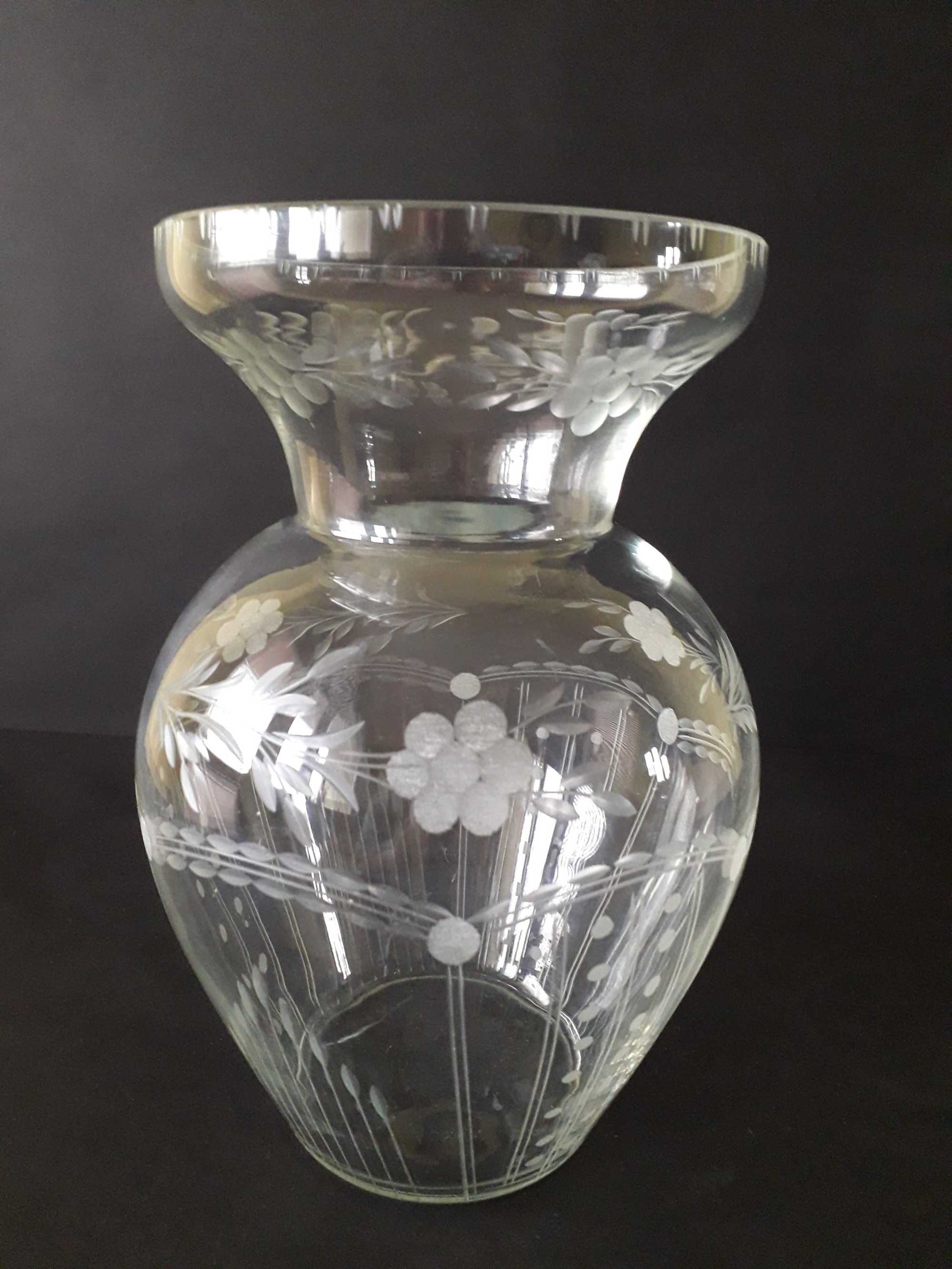 Szkło stare piękny duży ręcznie szlifowany wazon kolekcjonerski.