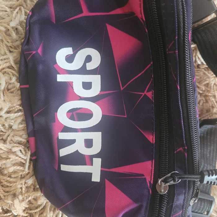 Сумочка на пояс нова