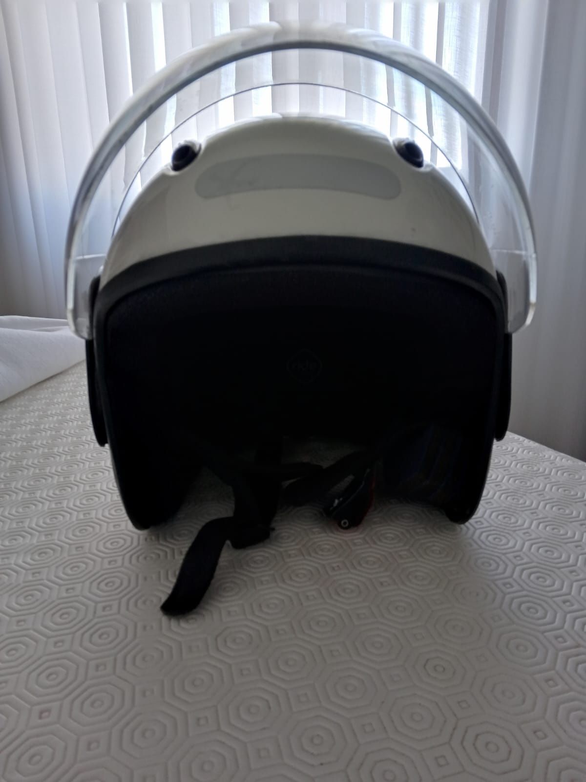 Capacete City de côr branca