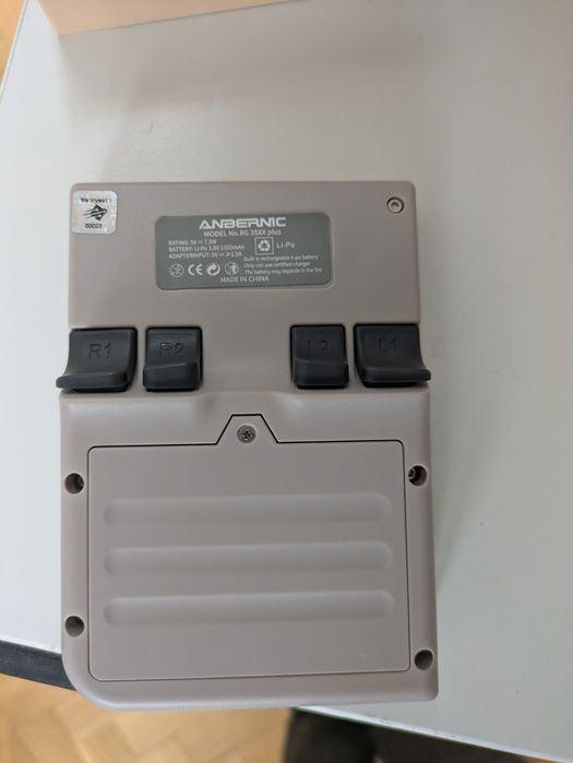 Przenośna konsola do gier Anbernic RG35XX Plus, używana, w doskonałym