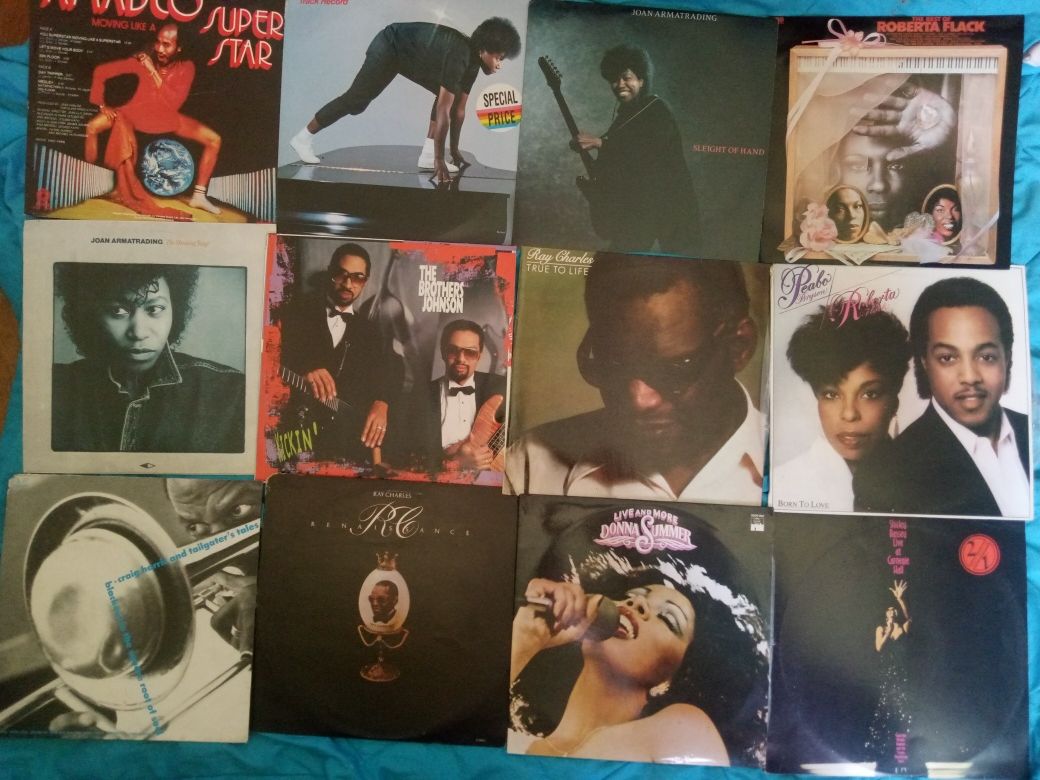 12 discos incluindo Donna summer