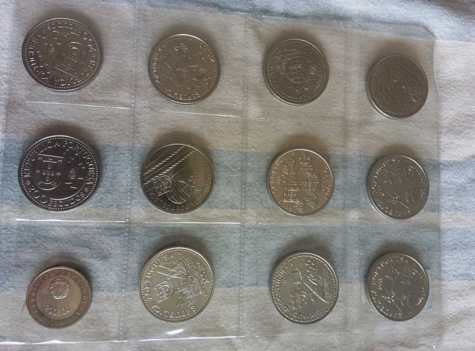 moedas de 200ESC MUITO BOAS