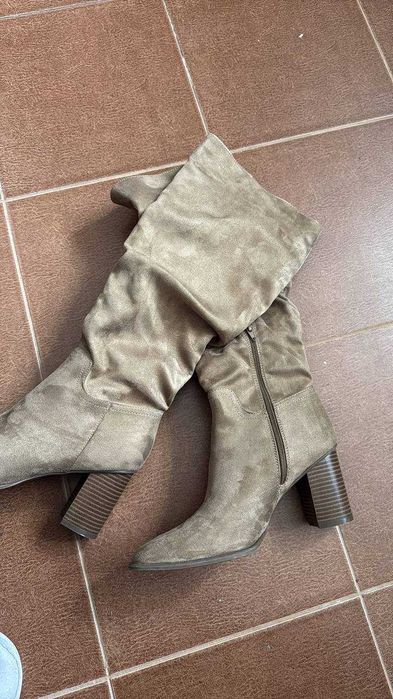 Продам сапоги дуже зручний каблук НОВІ
