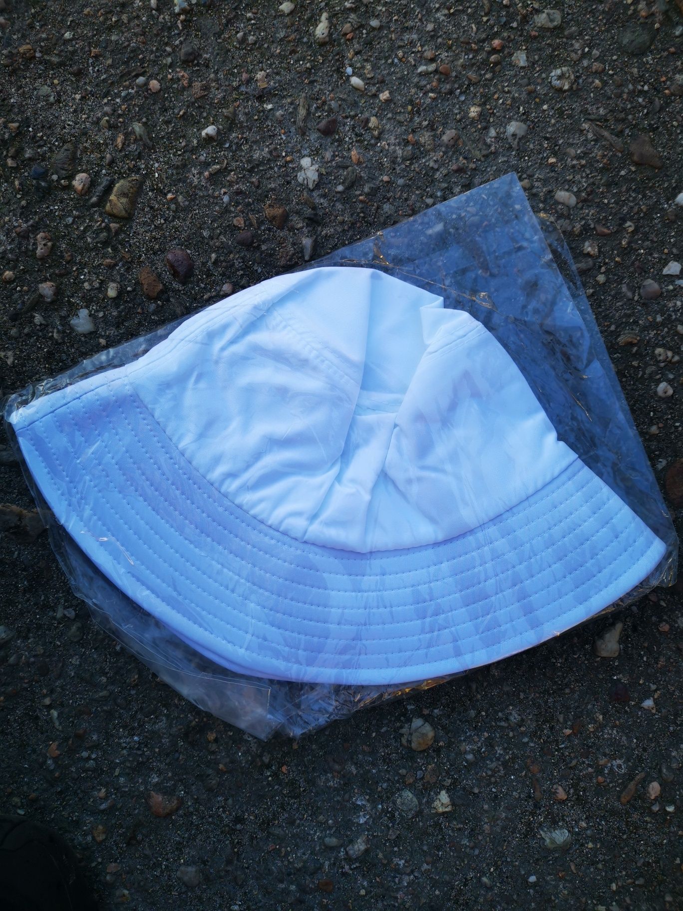 Kapelusz bucket kolor biały