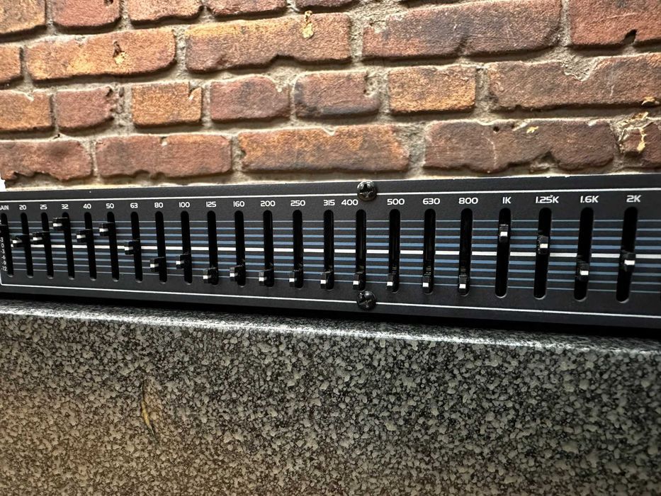 Equalizer estradowy PEAVEY QB II