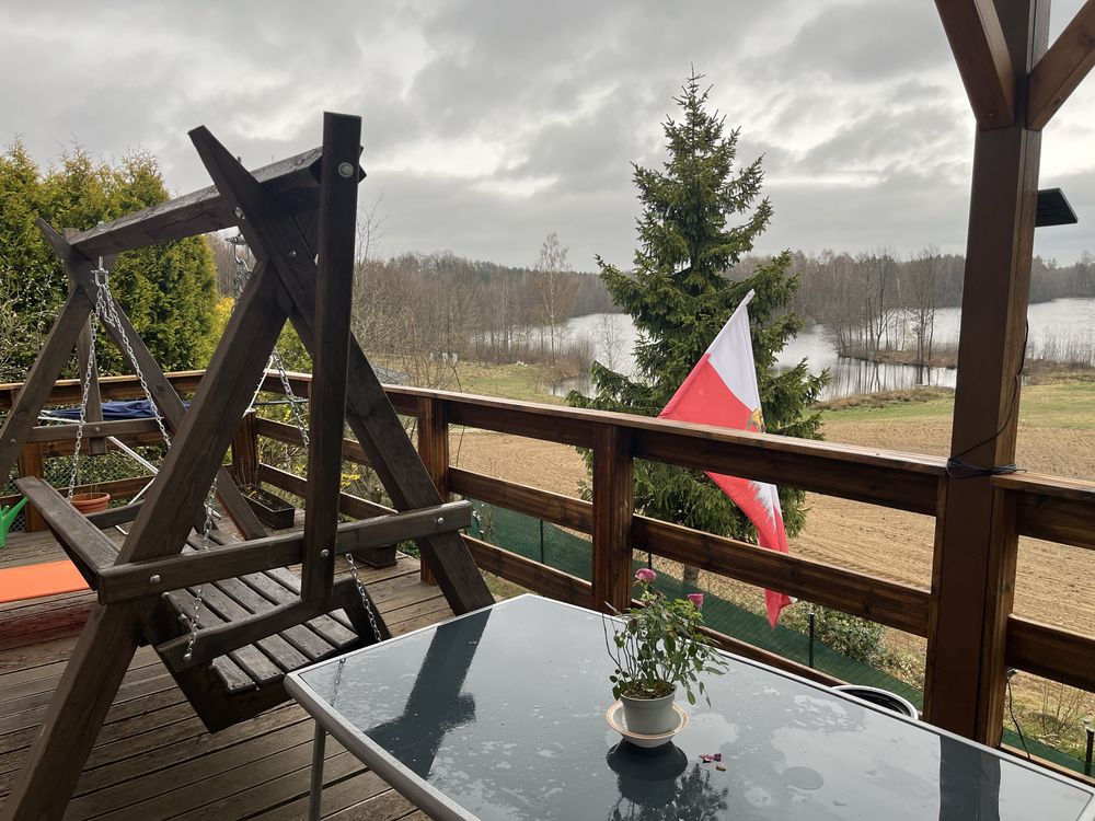 Dom nad jeziorem na Kaszubach