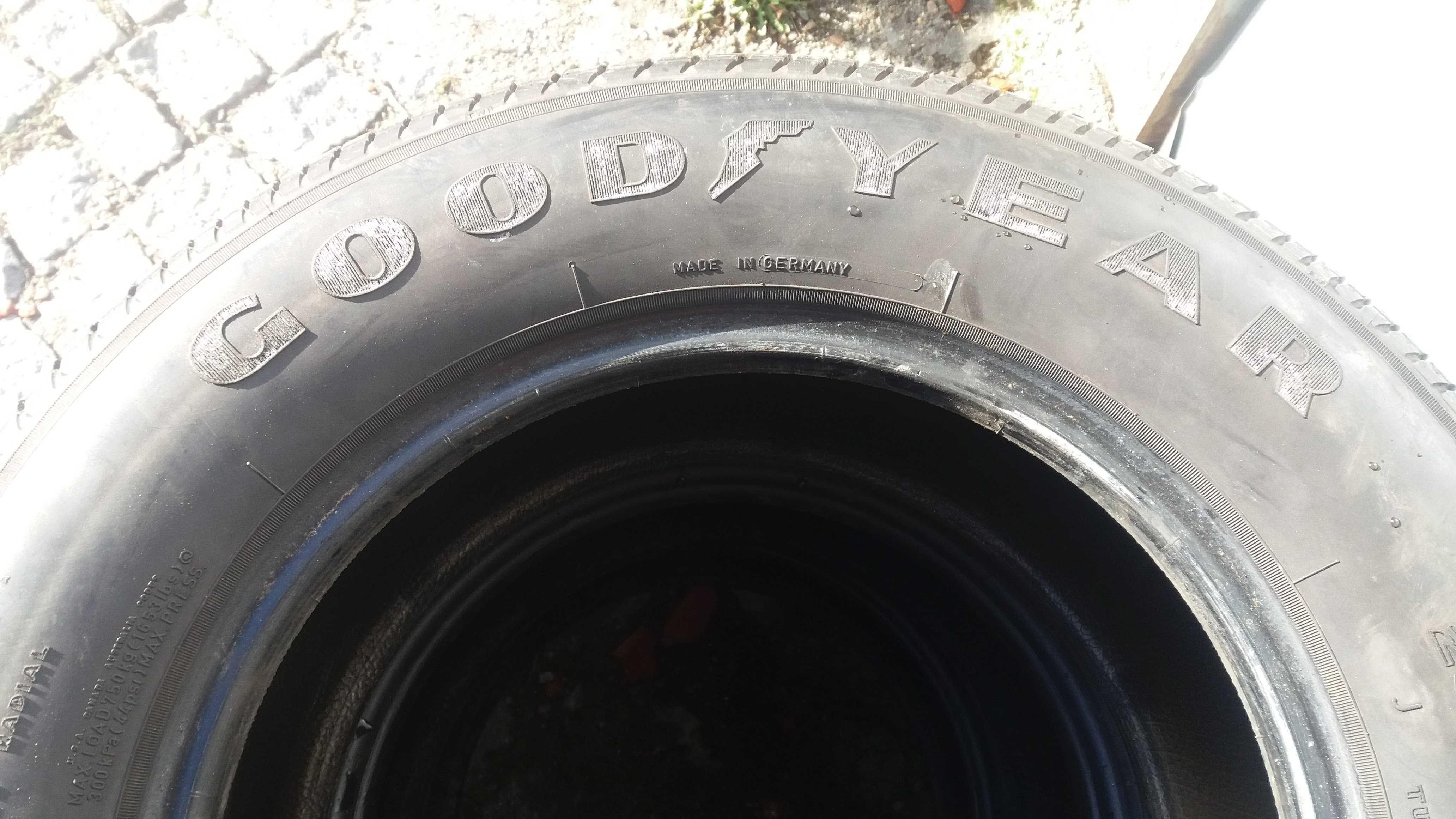 4 Pneus goodyear 235/60-15