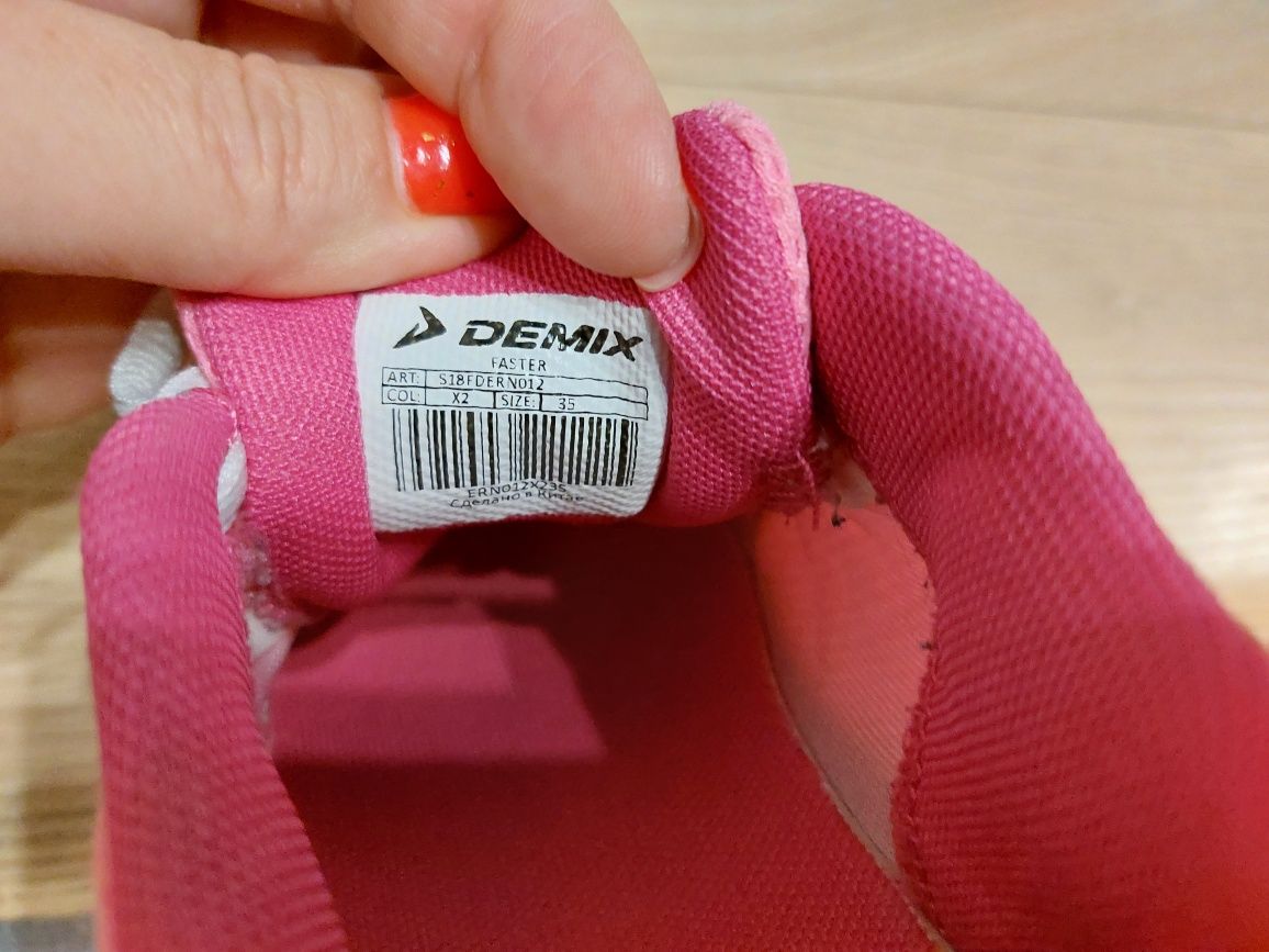 Кроссовки Demix  35 размер