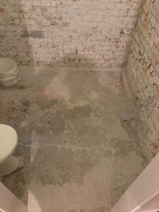 Wyburzenia, rozbiórki, skuwanie, demontaż.