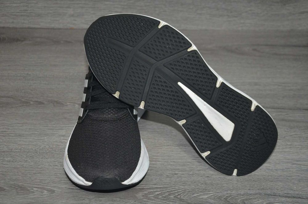 Продам кросівки ФІРМА Adidas GALAXY 6