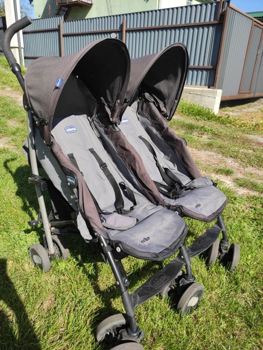 Коляска для двійні Chico