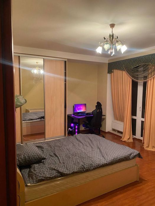 Компютер игровой! В комплекте стол и стул!