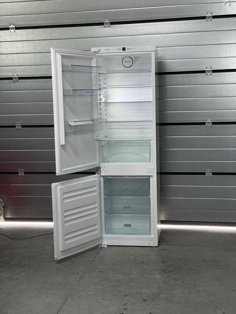 Вбудований холодильник Miele KDN 37132 ЯК НОВИЙ 2023 рік