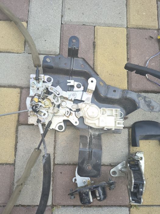 Задні двері nv200 nissan частини