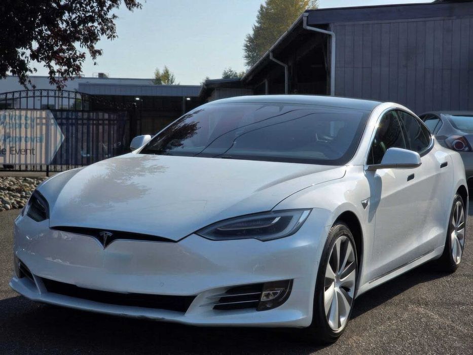 Tesla Model S Long Range Plus      2020