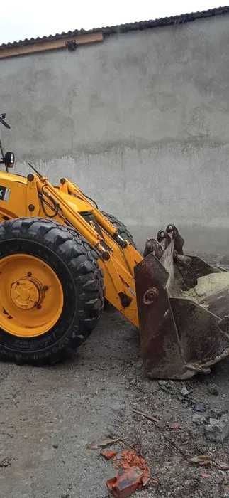 Послуги ескаватора JCB