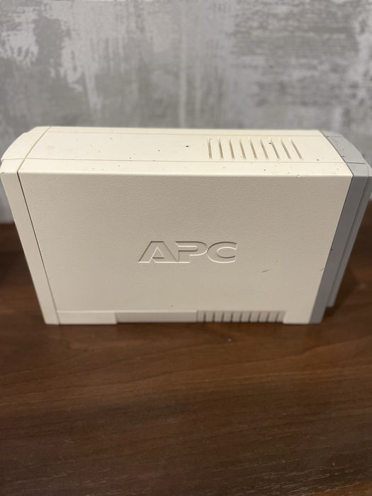 ИБП с аккумулятором APC 500 (BK500-RS)