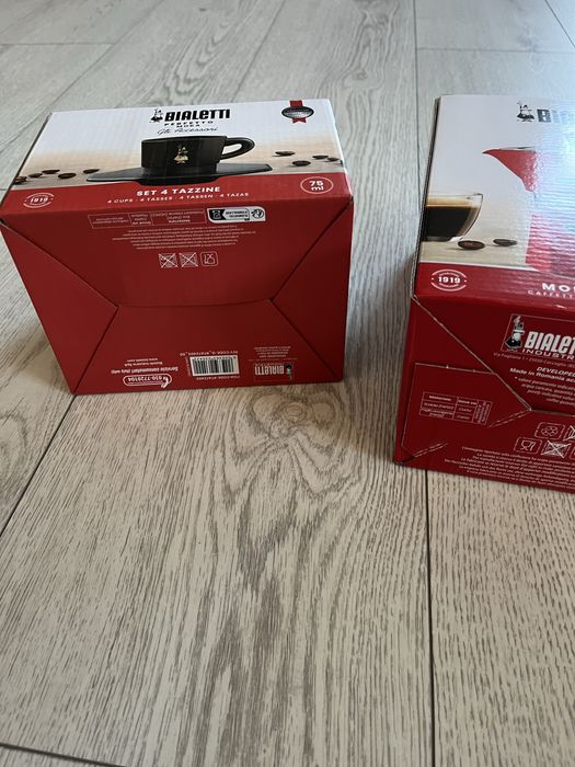Bialetti kawiarka Moka Express 6tz czerwona plus filiżanki